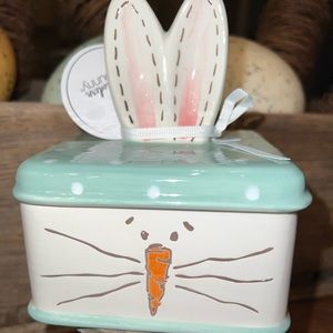 Ceramic Bunny box with lid. NWT